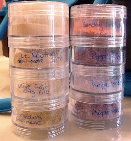 Acrylic pots for holding loose makeup, minerals, and pigments