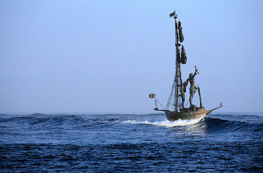 http://lh4.google.com/LisaSmirnoff/RtnBh7KXndI/AAAAAAAAB3Y/GrJV70cd7R8/SEA.JPG?imgmax=512