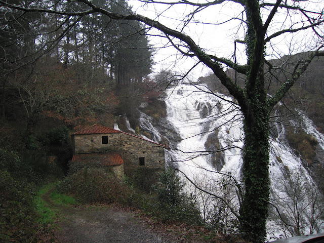 Cascada Melide