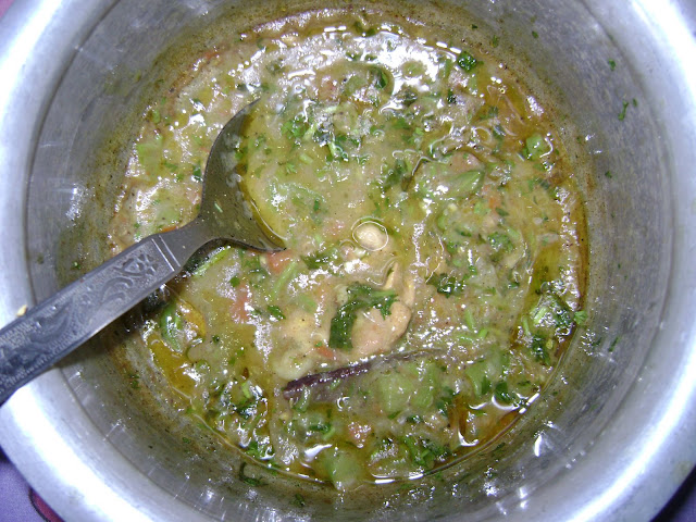 Vasai Green Chicken Curry