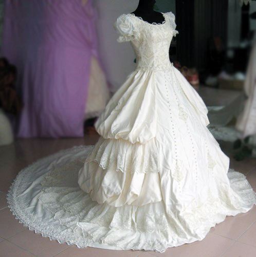 Classic Ivory Wedding Bridal Gown