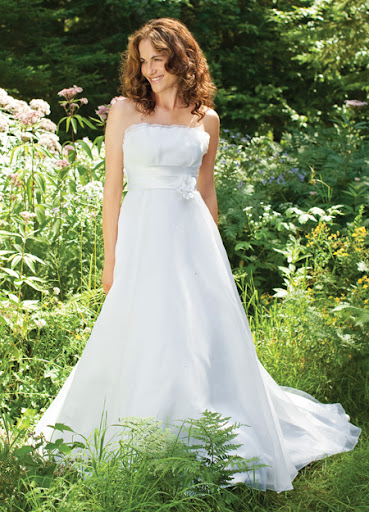 Lily ; Elegant Bridal Gown