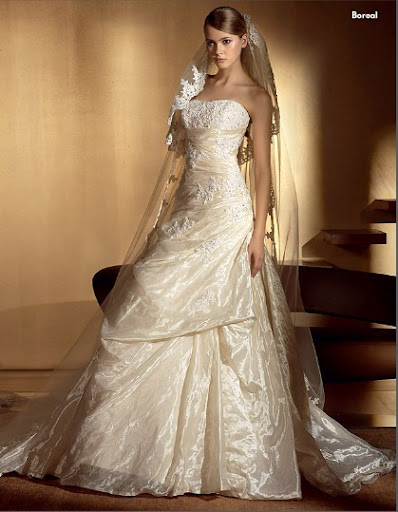 Boreal ; Ivory Wedding Gown