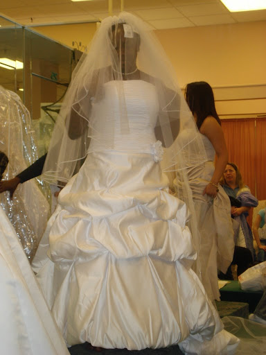 gothic women wedding dress'