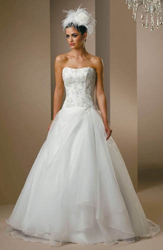 A91-0254 new wedding gown-simple brides..