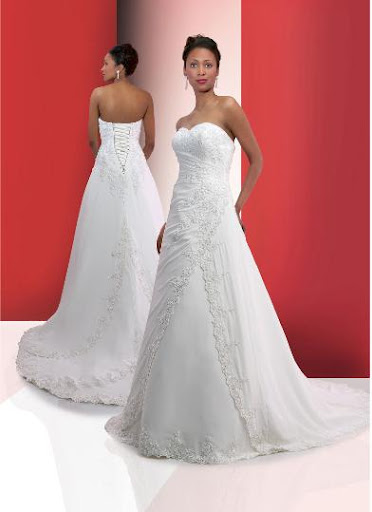 strapless-wedding-gown-feminine-look
