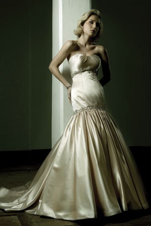 simple_bridal_gown