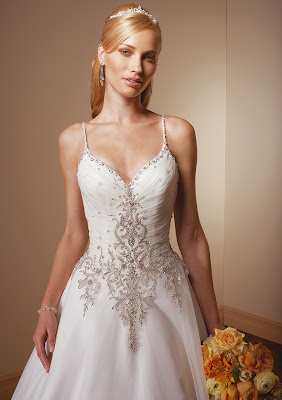 2009 simple bridal wedding gown