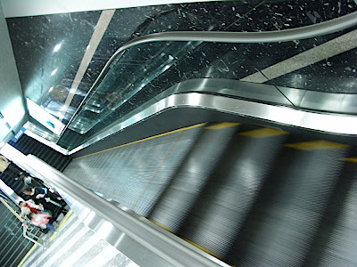 aeropuerto airport エスカレーター 空港 escalator escalera escalera mecánica