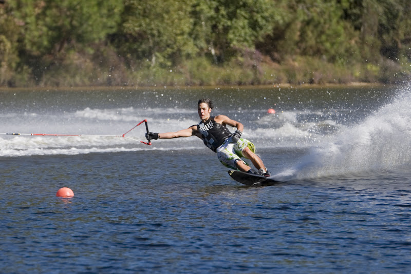 IMAGE: http://lh4.google.com/alistairksmith/RvF0OPrC9LI/AAAAAAAACpk/pwvQmqbQmQY/s800/IMG_8674.jpg