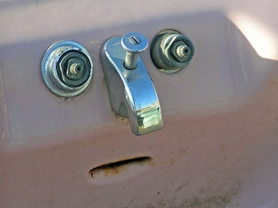 Smiling faucet, bath tub, face