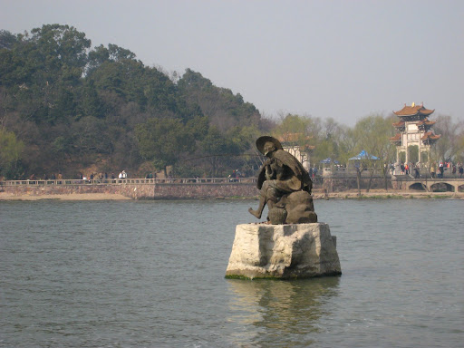 http://lh4.google.com/anikox/R-BrriBpNqI/AAAAAAAABis/krgla8MYBWE/IMG_1964.JPG?imgmax=512