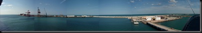 Montagem de várias fotos tiradas do deck dos tripulantes. Porto de Progreso - o maior da América do Sul. Tem 5 milhas de extensão! Gostam?