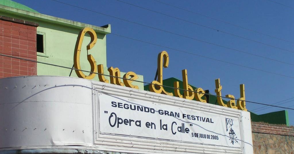 Desde Tijuana con Amor Cine Libertad ++ Calle 5 de la Col. Libertad