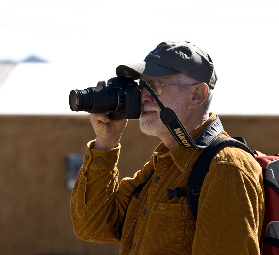 DSC_0190 dave taking photo of arab horse en az.jpg