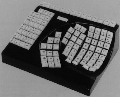 Weird Keyboard Image 9