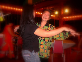 Dancing Queens, Peranakan Style