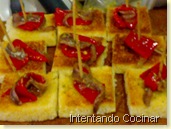 Pimiento y anchoa sobre pan tostado con aceite y ajo