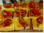 Pimiento y anchoa sobre pan tostado con aceite y ajo