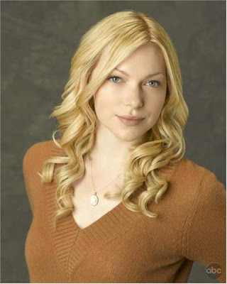 laura prepon measurements