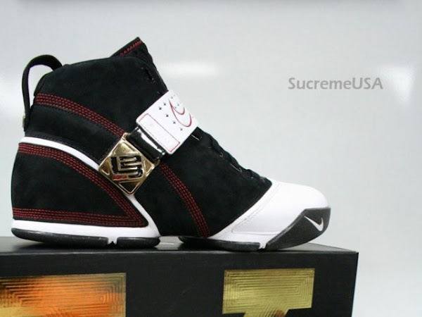 Another look at the Black White and Red Zoom LeBron V