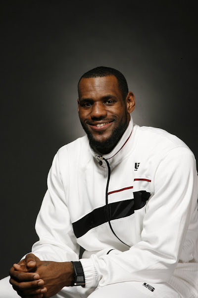 LeBron signs sponsorship deal with State Farm Insurance
