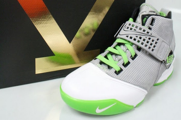 Release Date Reminder Dunkman LeBron 5 hits the stores