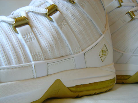 Nike Zoom LeBron III LBJ23 samples