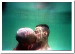 Gay_Couple_Kiss_under_Water