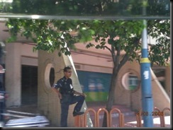 umNO_Pg_creating_trouble01_police