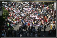 umNO_Pg_creating_trouble04_police
