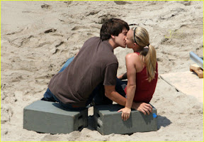 Claire e West Heroes