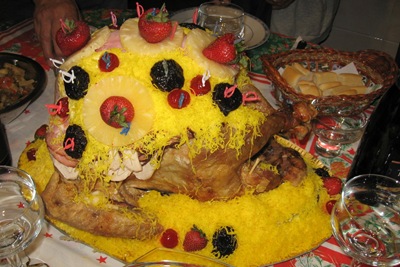 Pavo cubierto con cabellos de angel