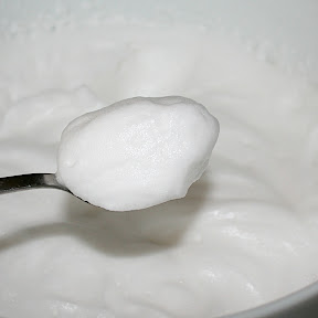 Emulsion au petit lait de yaourt de soja façon œufs en neige