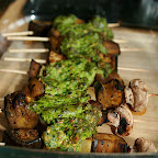 Brochettes de légumes, sauce tofu-épinard-purée de cajou-sésame grille-ail-gingembre