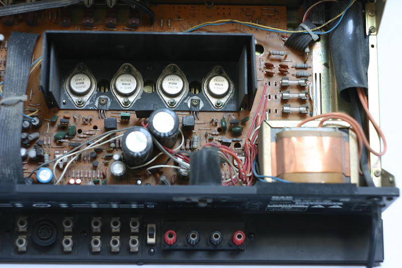 http://lh4.google.com/thevintagecorner/Ru1TtJIWhOI/AAAAAAAAAHk/8pn3JEwBR2o/s800/IMG_5453.JPG