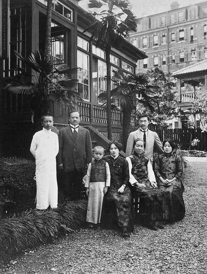 约大校友宋子良全家照