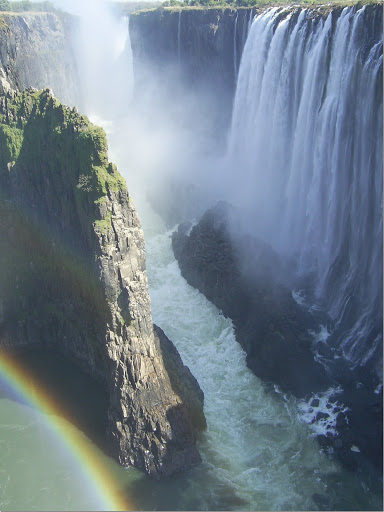 Toward_the_main_part_of_the_Victoria_Falls