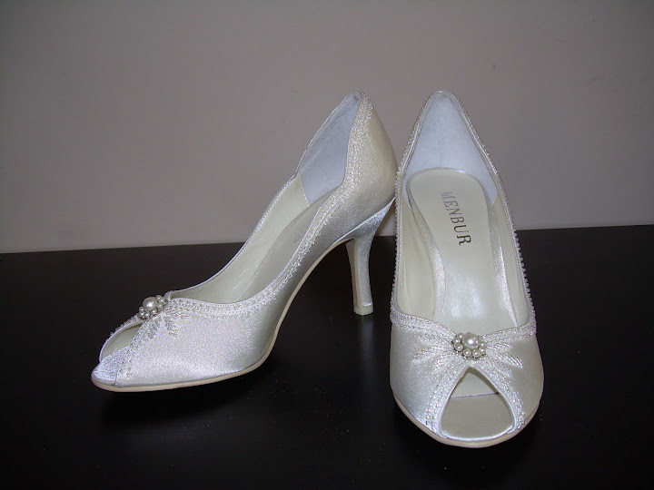 Private_Wedding_Shoes_Beaded_White_Decorations