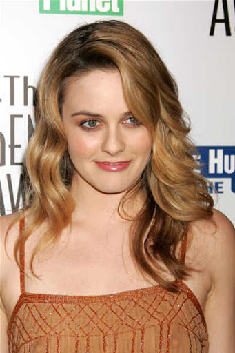 Alicia Silverstone, Natural Wavy for Sexy Look