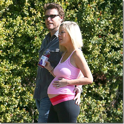 Tori Spelling baby bump picture