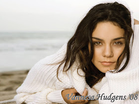 Vannesa Hudgens Beach Wallpaper